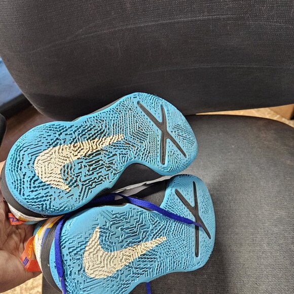 Nike Team Hustle D10 SE x Space Jam GS Tune Squad size 7y multi color - Picture 4 of 4